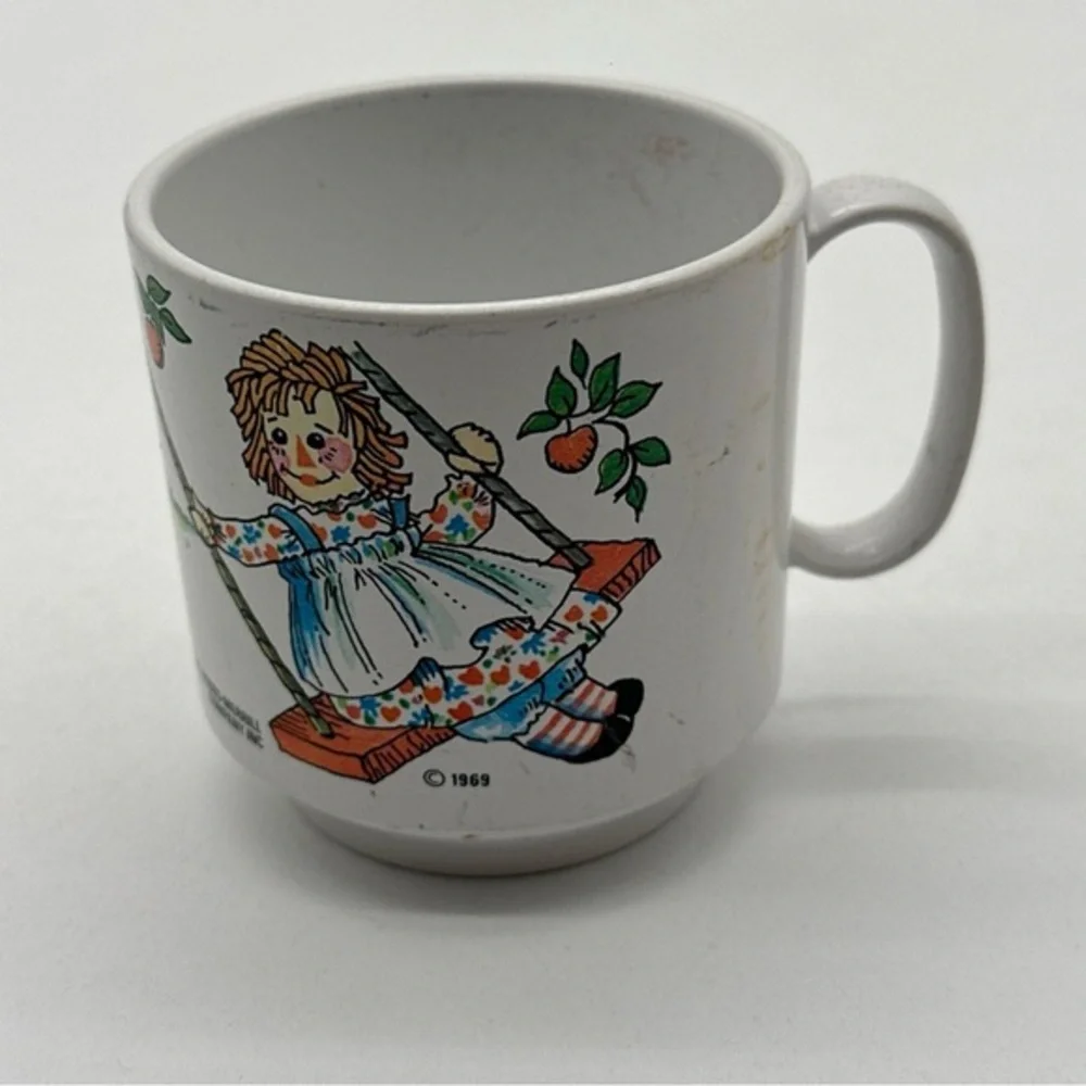 VINTAGE ONEIDA WARE RAGGEDY ANN/ANDY CHILDS‎ CUP #4309 1969